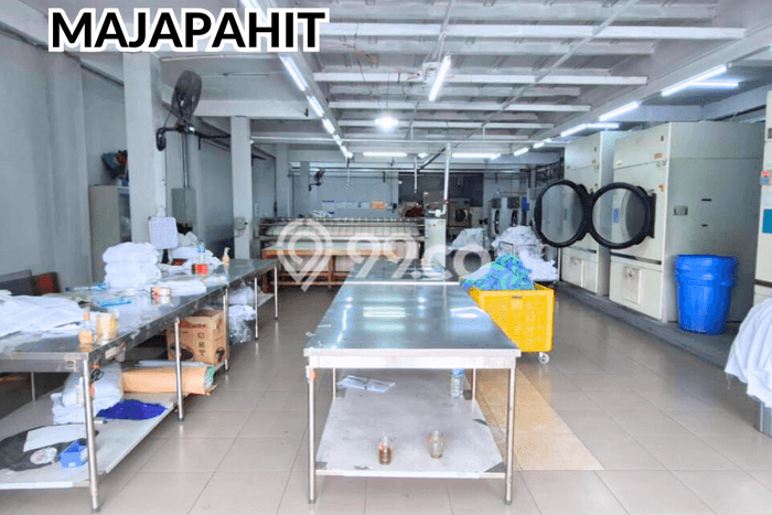 Unit Komersial Dijual di Gayamsari Semarang 700m2 Unit Komersial Dijual di Gayamsari Semarang 700m2