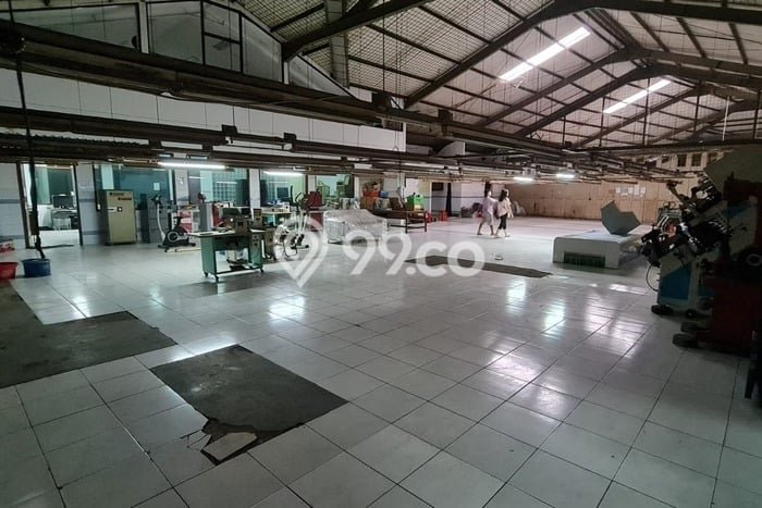 Gudang Disewa di Bandung dengan LB 1000m2 Area Komersial Ramai Gudang Disewa di Bandung dengan LB 1000m2 Area Komersial Ramai
