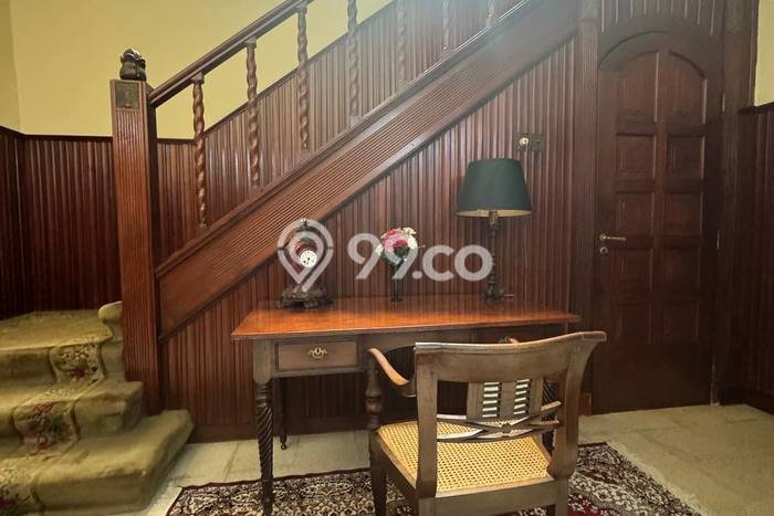Siap Huni Hunian Elit 9 Kamar di Menteng Dekat ke Mana Saja Siap Huni Hunian Elit 9 Kamar di Menteng Dekat ke Mana Saja