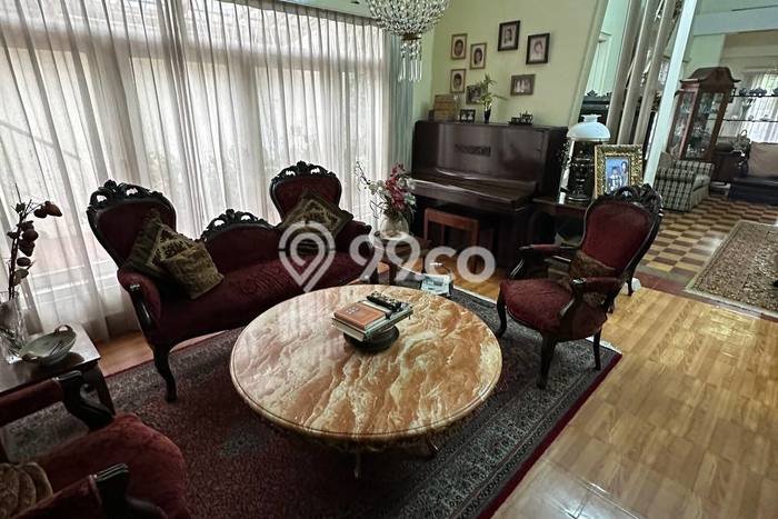 Siap Huni Rumah Mewah 6 Kamar di Menteng Dekat ke Mana Pun Siap Huni Rumah Mewah 6 Kamar di Menteng Dekat ke Mana Pun