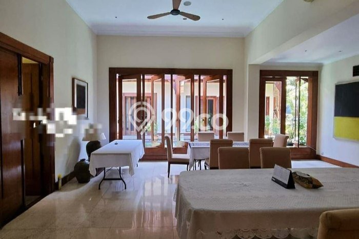 Siap Huni Hunian Elit 5 Kamar di Menteng Dekat ke Mana Pun Siap Huni Hunian Elit 5 Kamar di Menteng Dekat ke Mana Pun