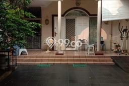 Siap Huni Rumah Mewah 3 Kamar di Menteng Dekat ke Mana Saja Siap Huni Rumah Mewah 3 Kamar di Menteng Dekat ke Mana Saja