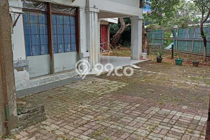 Siap Huni Rumah Mewah 4 Kamar di Menteng Dekat ke Mana Pun Siap Huni Rumah Mewah 4 Kamar di Menteng Dekat ke Mana Pun
