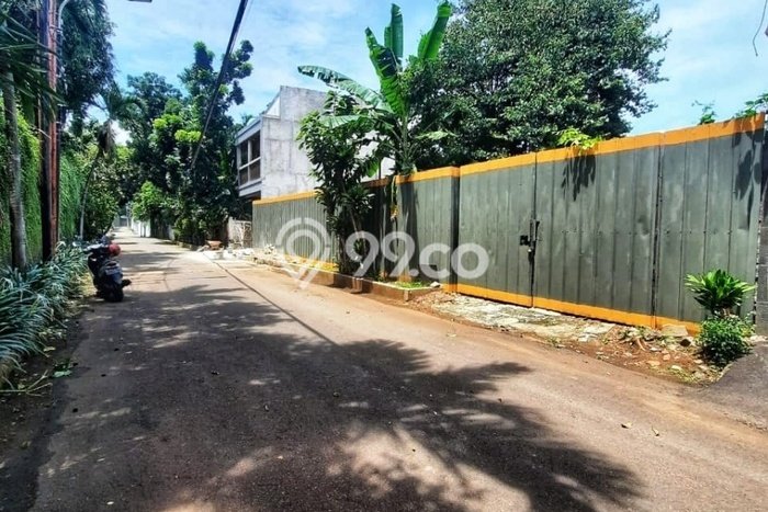 Tanah Dijual Lokasi Strategis di Jakarta Selatan dengan Luas 450m2 Tanah Dijual Lokasi Strategis di Jakarta Selatan dengan Luas 450m2