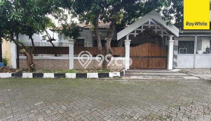Jual Rumah Bagus Siap Huni LB 229m2 di Tenggilis Mejoyo, Surabaya Jual Rumah Bagus Siap Huni LB 229m2 di Tenggilis Mejoyo, Surabaya