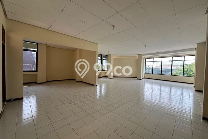 Ruko Disewa di Banjarsari, Surakarta, LT 114m2 / LB 300m2 Ruko Disewa di Banjarsari, Surakarta, LT 114m2 / LB 300m2