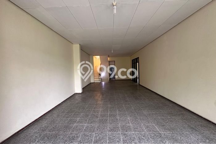 Ruko Disewa di Banjarsari, Surakarta, LT 114m2 / LB 300m2 Ruko Disewa di Banjarsari, Surakarta, LT 114m2 / LB 300m2