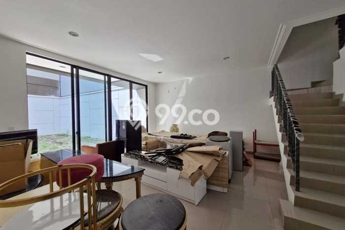 Rumah sewa siap huni 3 KT di Pantai Indah Kapuk 2, Jakarta Utara Rumah sewa siap huni 3 KT di Pantai Indah Kapuk 2, Jakarta Utara