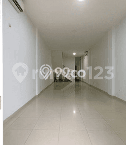 Ruko Dijual di Jakarta Utara LT 72m2 & LB 210m2 Lokasi Terbaik! Ruko Dijual di Jakarta Utara LT 72m2 & LB 210m2 Lokasi Terbaik!
