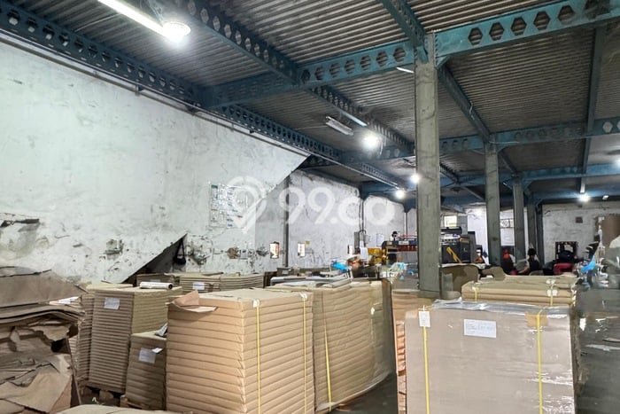 Disewakan Gudang di Kawasan Ramai Semanan Luas 711m2 Disewakan Gudang di Kawasan Ramai Semanan Luas 711m2