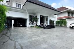 Siap Huni Hunian Elit 7 Kamar di Menteng Dekat ke Mana Saja Siap Huni Hunian Elit 7 Kamar di Menteng Dekat ke Mana Saja