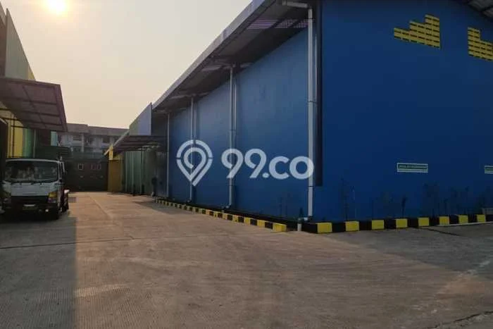 Disewakan Gudang komersial di Jati Uwung luas bangunan 600m2 Disewakan Gudang komersial di Jati Uwung luas bangunan 600m2