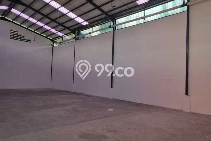Disewakan Gudang komersial di Jati Uwung luas bangunan 600m2 Disewakan Gudang komersial di Jati Uwung luas bangunan 600m2