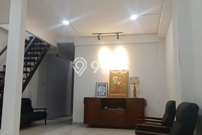 Disewakan! Rumah 3 Kamar Tidur &
2 Kamar Mandi di Ciateul, Bandung Disewakan! Rumah 3 Kamar Tidur &
2 Kamar Mandi di Ciateul, Bandung