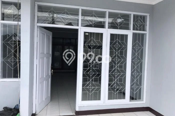 Jarang Ada! Rumah Kontrakan 4 Kamar Bagus Siap Huni BKR Jarang Ada! Rumah Kontrakan 4 Kamar Bagus Siap Huni BKR