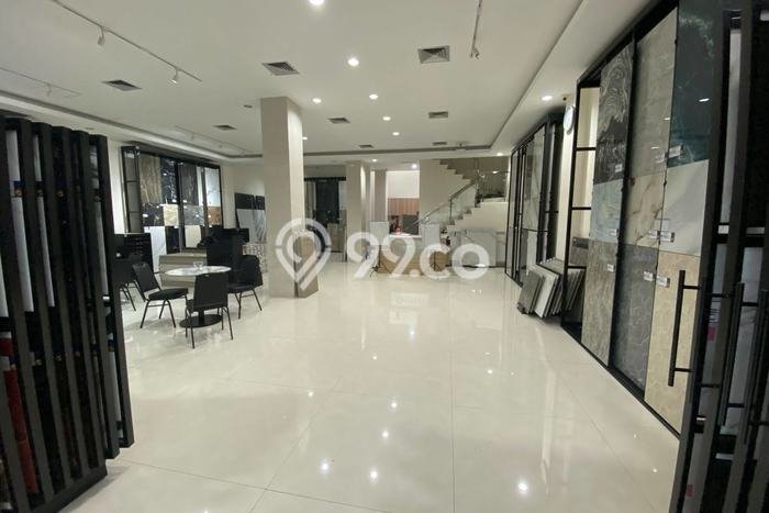 Lokasi Strategis! Dijual Ruko Bisnis di Pinang, Tangerang Kondisi Bagus Lokasi Strategis! Dijual Ruko Bisnis di Pinang, Tangerang Kondisi Bagus
