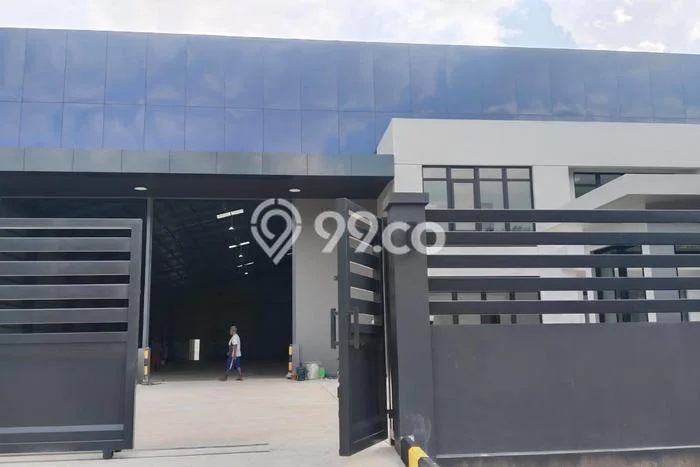Gudang Disewa di Bekasi dengan LB 1552m2 Area Komersial Ramai Gudang Disewa di Bekasi dengan LB 1552m2 Area Komersial Ramai