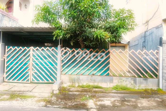 Rumah Sewa Surakarta LT 160m2 LB 160m2 Kawasan Mojosongo Rumah Sewa Surakarta LT 160m2 LB 160m2 Kawasan Mojosongo