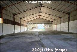 Unit Gudang disewakan di Banjarsari Surakarta dengan LT 1500m2 / LB 1000m2 Unit Gudang disewakan di Banjarsari Surakarta dengan LT 1500m2 / LB 1000m2