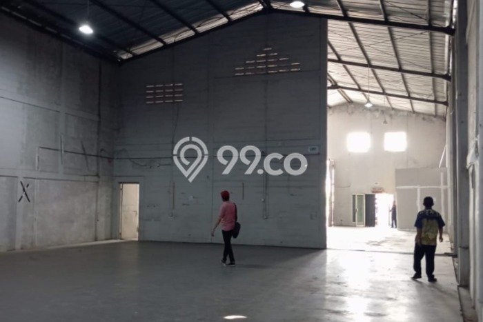 Gudang Disewa di Tangerang dengan LB 600m2 Area Komersial Ramai Gudang Disewa di Tangerang dengan LB 600m2 Area Komersial Ramai