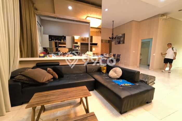 SPECIAL OFFER! Rumah area , 3 KM, Lingkungan Strategis, Luas 196m2m² LB 360m2m² SPECIAL OFFER! Rumah area , 3 KM, Lingkungan Strategis, Luas 196m2m² LB 360m2m²