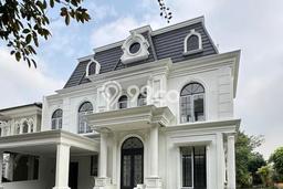 DIJUAL CEPAT! Rumah Ready Stock Lokasi Premium BSD The Green, LT 320m² LB 433m² DIJUAL CEPAT! Rumah Ready Stock Lokasi Premium BSD The Green, LT 320m² LB 433m²