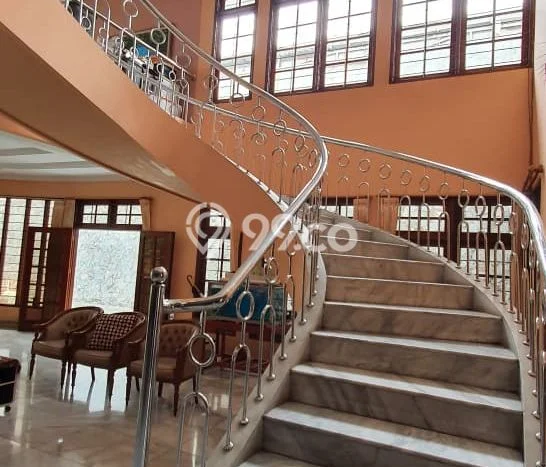 Siap Huni Rumah Mewah 6 Kamar di Palmerah Dekat ke Mana Pun Siap Huni Rumah Mewah 6 Kamar di Palmerah Dekat ke Mana Pun