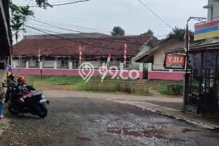 Area Ramai! Ruko Dijual di Gunung Sindur untuk Bisnis Luas Bangunan 180m2 Area Ramai! Ruko Dijual di Gunung Sindur untuk Bisnis Luas Bangunan 180m2