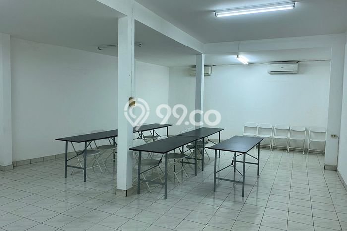 Area Ramai! Ruko Dijual di Denpasar Timur untuk Bisnis Luas Bangunan 368m2 Area Ramai! Ruko Dijual di Denpasar Timur untuk Bisnis Luas Bangunan 368m2