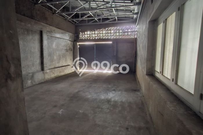Disewakan Komersial di Kawasan Ramai Sumurbandung Luas 320m2 Disewakan Komersial di Kawasan Ramai Sumurbandung Luas 320m2