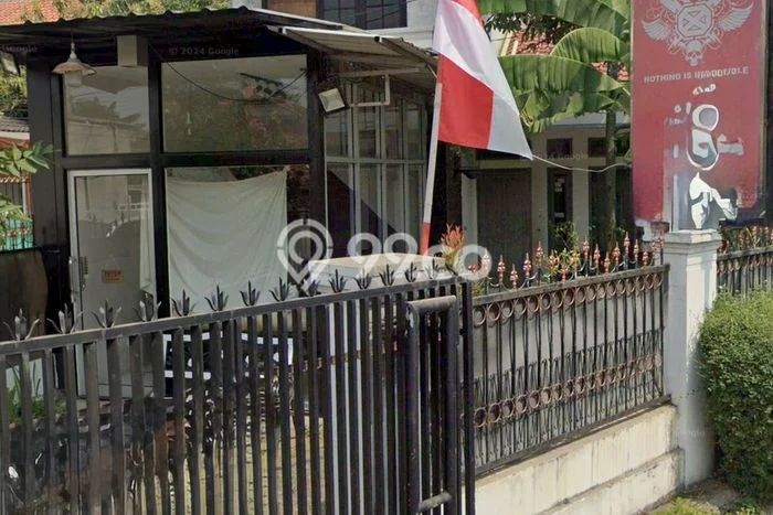 Jual Rumah Bagus Siap Huni LB 170m2 di Batununggal, Bandung Jual Rumah Bagus Siap Huni LB 170m2 di Batununggal, Bandung