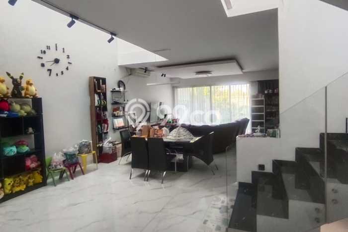 Dijual Cepat Rumah 5 KT 4 KM di Cidadap, Bandung Dijual Cepat Rumah 5 KT 4 KM di Cidadap, Bandung
