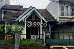 For Sale Hunian Rumah Nyaman 4 Kamar di BSD City, Tangerang For Sale Hunian Rumah Nyaman 4 Kamar di BSD City, Tangerang