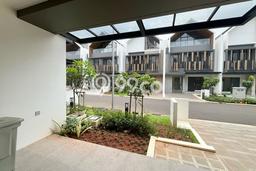 SPECIAL OFFER! Rumah area Gading Serpong, 4 KT, Lingkungan Strategis, LT 96m2m² Bangunan 161m2m² SPECIAL OFFER! Rumah area Gading Serpong, 4 KT, Lingkungan Strategis, LT 96m2m² Bangunan 161m2m²