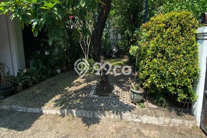 Hunian Elit LB 200m2 Siap Pakai Desain Elegan di Pondok Indah, Jakarta Selatan Hunian Elit LB 200m2 Siap Pakai Desain Elegan di Pondok Indah, Jakarta Selatan