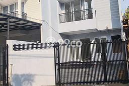 For Sale Hunian Rumah Nyaman 4 KT di Cirendeu, Jakarta Selatan For Sale Hunian Rumah Nyaman 4 KT di Cirendeu, Jakarta Selatan