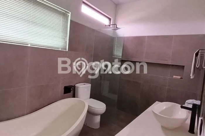 PROPERTI UNGGULAN! Rumah area , 3 KT, Area Premium, LT 100m2m² Bangunan 162m2m² PROPERTI UNGGULAN! Rumah area , 3 KT, Area Premium, LT 100m2m² Bangunan 162m2m²