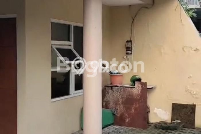 Jual Rumah Strategis Bagus Punya 1 KT di Rungkut Surabaya SHM Jual Rumah Strategis Bagus Punya 1 KT di Rungkut Surabaya SHM