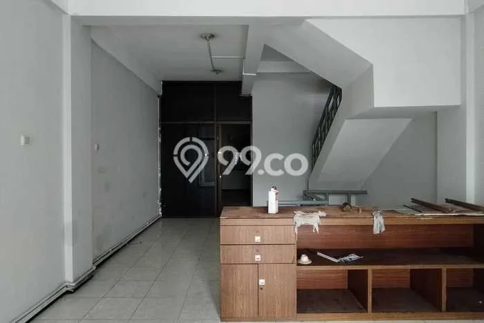 Ruko Dijual di Surabaya LT 63m2 & LB 164m2 Lokasi Terbaik! Ruko Dijual di Surabaya LT 63m2 & LB 164m2 Lokasi Terbaik!