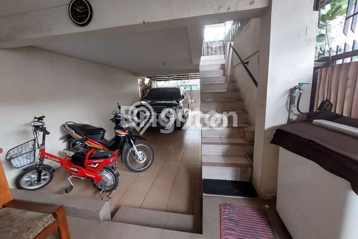 Rumah Luxury Modern Tanpa Renovasi di Slipi Jakarta Barat Rumah Luxury Modern Tanpa Renovasi di Slipi Jakarta Barat