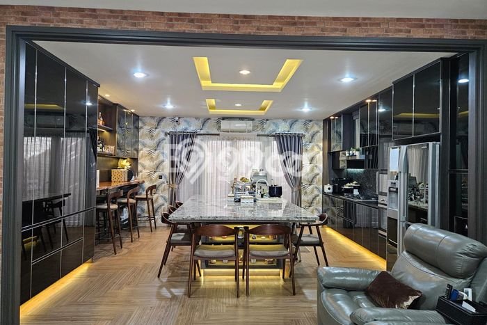 Dijual Rumah Mewah Exclusive di Cikupa, Tangerang Dijual Rumah Mewah Exclusive di Cikupa, Tangerang
