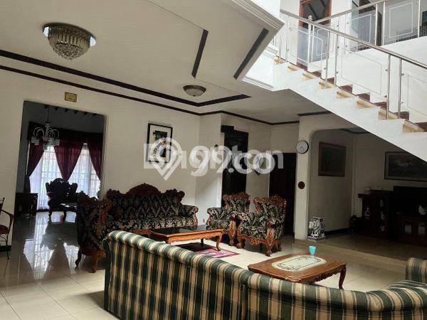 Siap Huni Rumah Mewah 5 Kamar di Duren Sawit Dekat ke Mana Pun Siap Huni Rumah Mewah 5 Kamar di Duren Sawit Dekat ke Mana Pun