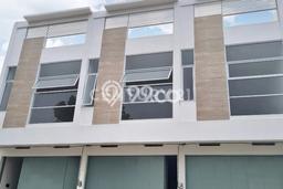 LOKASI PREMIUM! Ruko di , Luas 145m2m², Akses Utama LOKASI PREMIUM! Ruko di , Luas 145m2m², Akses Utama
