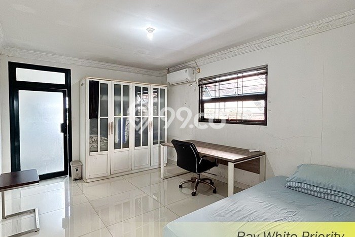 Rumah Kost untuk Dijual di Bintaro Punya 7 Kamar Rumah Kost untuk Dijual di Bintaro Punya 7 Kamar