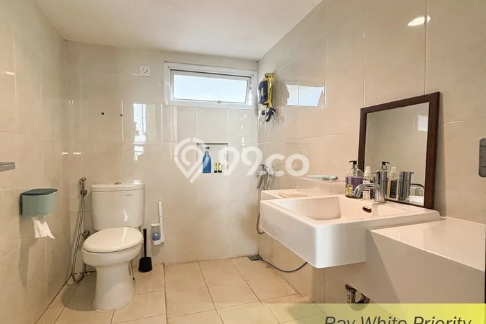 Rumah Luxury di Jakarta Barat Lokasi Strategis Kondisi Terawat Rumah Luxury di Jakarta Barat Lokasi Strategis Kondisi Terawat