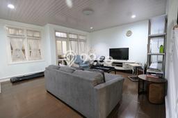 Rumah Eksklusif Siap Huni LT 180m2 di Kembangan, Jakarta Barat Rumah Eksklusif Siap Huni LT 180m2 di Kembangan, Jakarta Barat