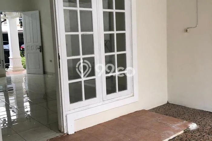 Hunian Mewah Siap Huni LT 160m2 di BSD, Tangerang Selatan Hunian Mewah Siap Huni LT 160m2 di BSD, Tangerang Selatan