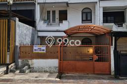 Disewakan! Rumah 3 Kamar Tidur &
3 Kamar Mandi di Green garden, Jakarta Barat Disewakan! Rumah 3 Kamar Tidur &
3 Kamar Mandi di Green garden, Jakarta Barat