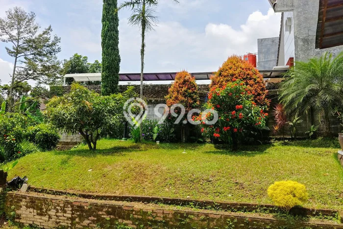 Rumah Elit Modern Tanpa Renovasi di Sayap Dago Bandung Rumah Elit Modern Tanpa Renovasi di Sayap Dago Bandung
