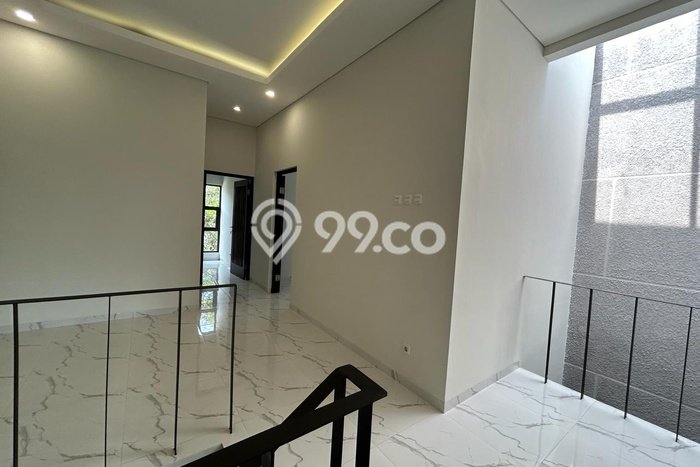 Siap Huni Rumah Mewah 4 Kamar di Regol Dekat ke Mana Pun Siap Huni Rumah Mewah 4 Kamar di Regol Dekat ke Mana Pun